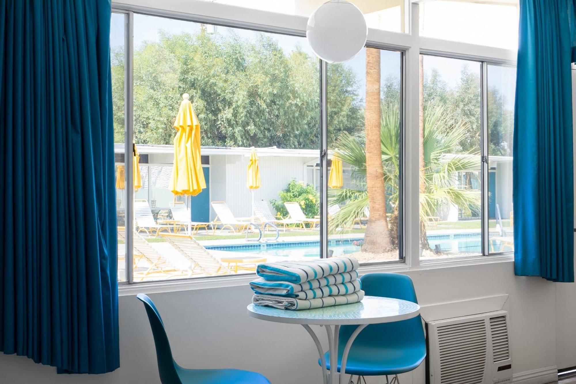 Monkey Tree Hotel By Avantstay Stylish Hotel In Palm Springs W Pool Eksteriør billede
