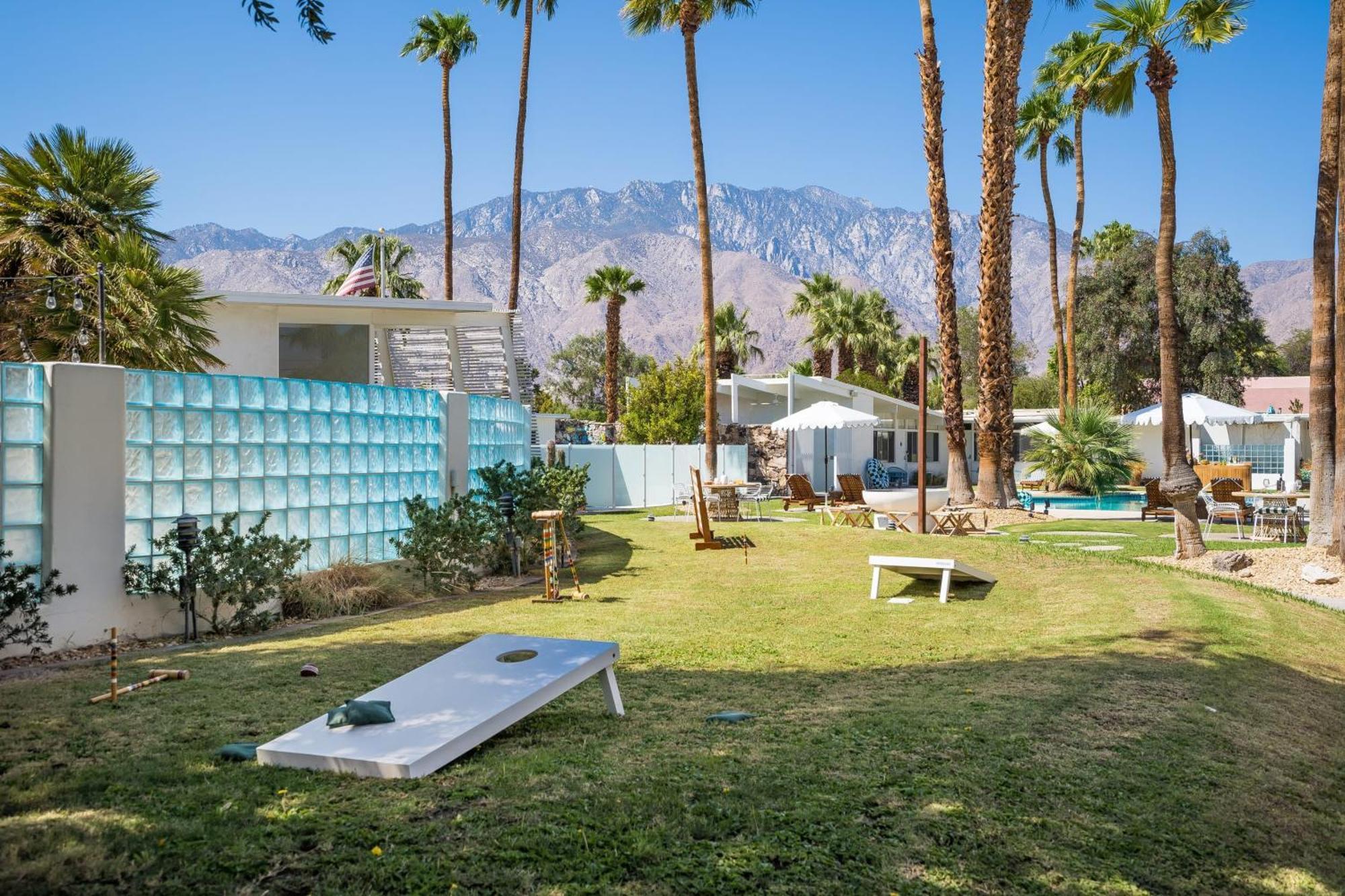 Monkey Tree Hotel By Avantstay Stylish Hotel In Palm Springs W Pool Eksteriør billede