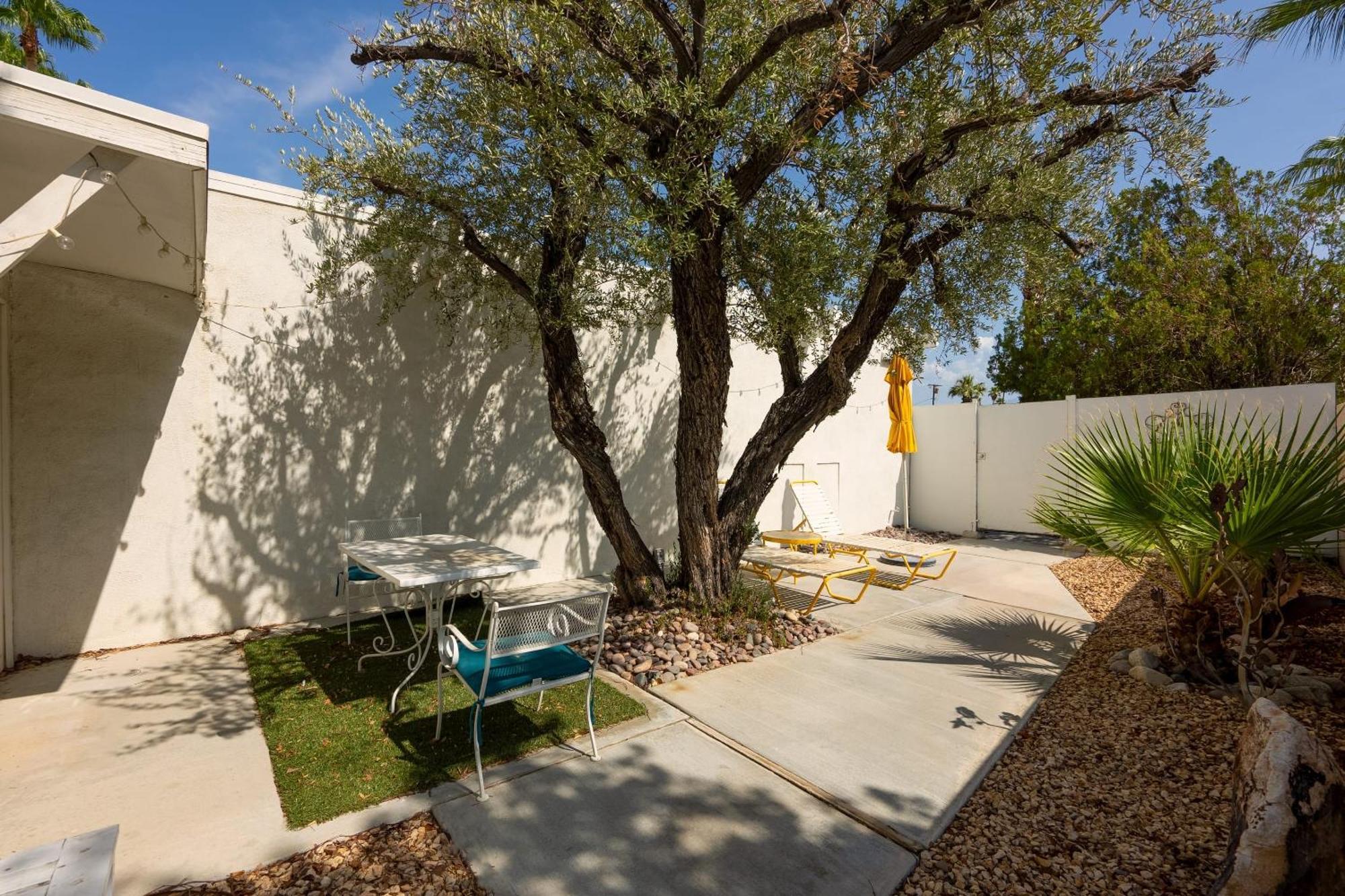 Monkey Tree Hotel By Avantstay Stylish Hotel In Palm Springs W Pool Eksteriør billede